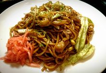 Yakisoba noodles with sauce