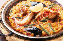 Seafood paella