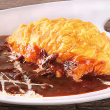 Hashed meat omelet over rice