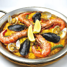 Seafood paella