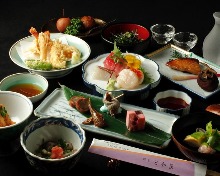 11,000 JPY Course (9 Items) 11,000 JPY Course (9 Items)