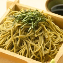 Tea-flavored buckwheat noodles
