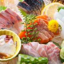 Assorted sashimi