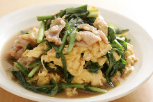 Stir-fried pork and garlic chives