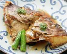 Kabutoni (simmered fish head)