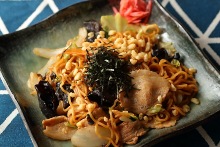 Yakisoba noodles with sauce