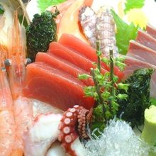 Assorted sashimi