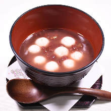 Shiratama zenzai (sweet red bean soup with rice flour dumplings)