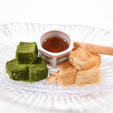 Kinako and matcha warabimochi