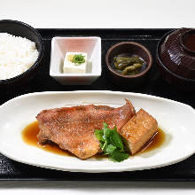 Simmered fish of the day meal set