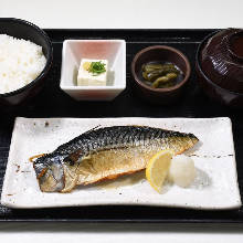 Grilled fish set meal