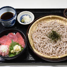 Raw fatty tuna and spring onion rice bowl and soba meal set