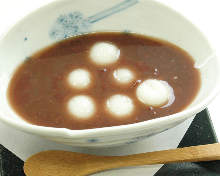 Shiratama zenzai (sweet red bean soup with rice flour dumplings)