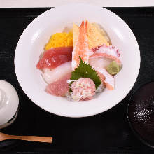 Seafood chirashi set