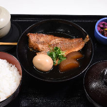 Simmered fish of the day meal set