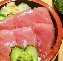 Chutoro (medium fatty tuna) and tuna rice bowl