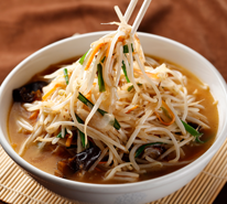 Bean sprouts Chinese noodles