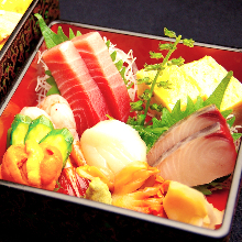 Chirashi sushi