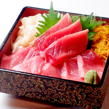 Raw fatty tuna rice bowl