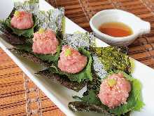 Negitoro (tuna paste with green onion) seaweed wraps