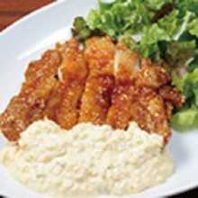 Fried chicken with vinegar and tartar sauce