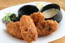 Deep-fried oysters with tartar sauce