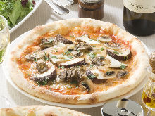 Anchovy sauce pizza