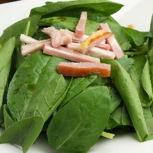 Bacon and spinach salad