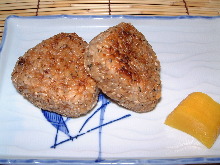 Grilled rice ball