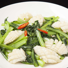 Stir-fried Chinese cabbage and garlic with salt