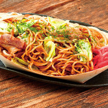 Yakisoba noodles with sauce