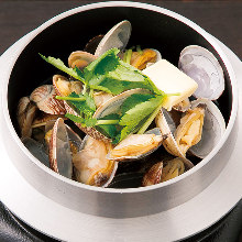 Grilled manila clams with butter