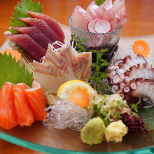 Assorted sashimi