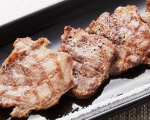 Stir-fried pork tongue with salt