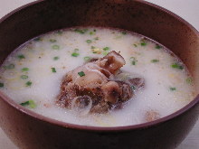 Gomtang soup