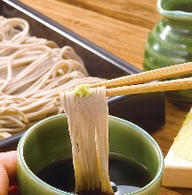 Buckwheat noodles served on a bamboo strainer