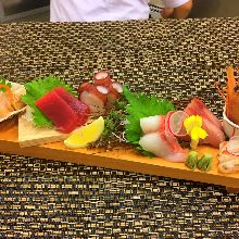 Assorted sashimi