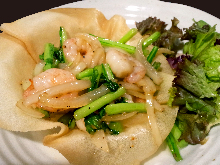Stir-fried shrimp with salt
