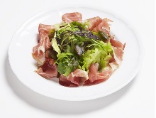 Raw ham salad