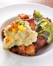 Fried chicken with vinegar and tartar sauce