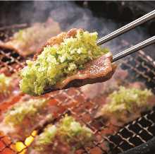 Kalbi with green onion and salt