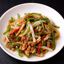 Thinly-sliced, stir-fried beef with green pepper