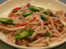 Stir-fried pork and garlic chives