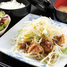 Fried chicken with salt-based sauce