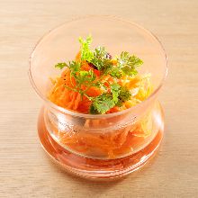 Grated carrot salad