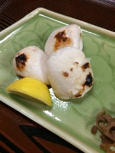 Salt-grilled pufferfish milt