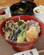 Vegetable tempura rice bowl