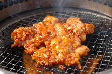 Horumon yaki (grilled offal)