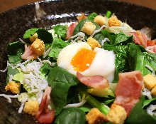 Bacon and spinach salad