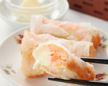 Fried spring roll of shrimp